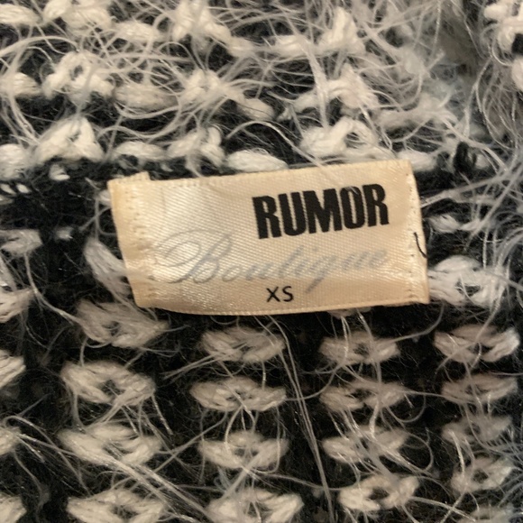 LF Oversized Wool Knit Sweater - Picture 3 of 3